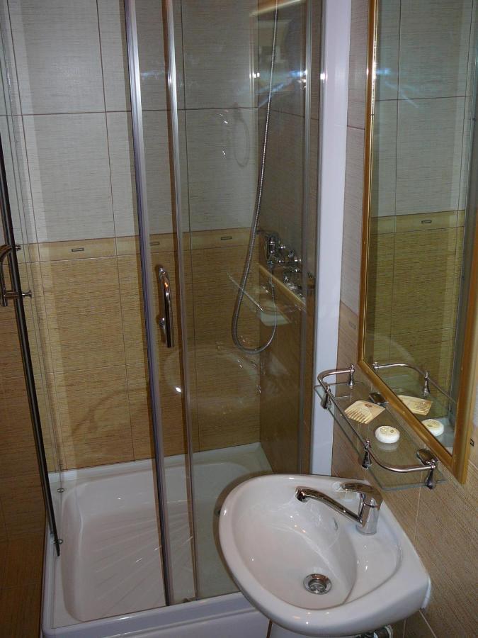 Casa Irma - Rooms For Rent Бакеу Екстер'єр фото