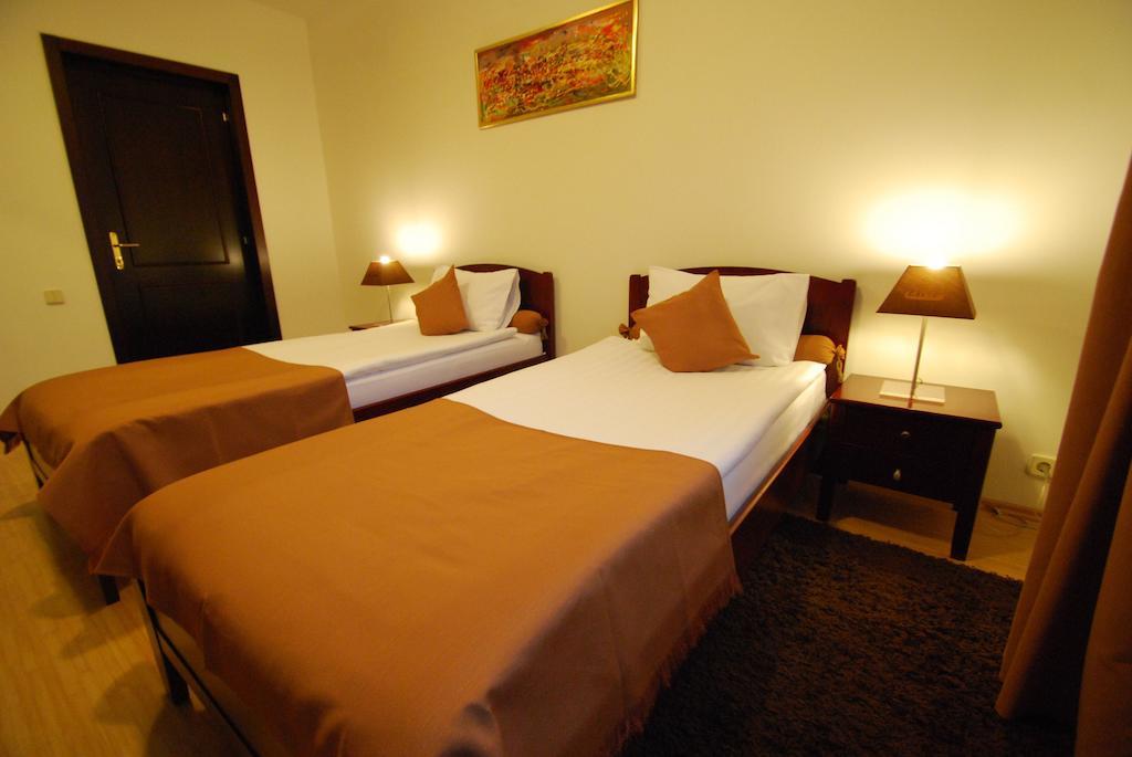 Casa Irma - Rooms For Rent Бакеу Номер фото